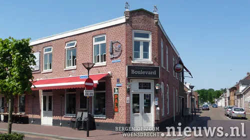 jkr oss cafe boulevard 001b