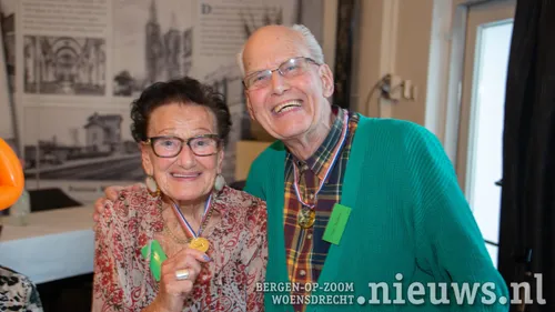 Enkele van de gasten aan de winnende tafel