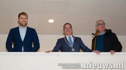 De burgemeester opende de expositie<br>