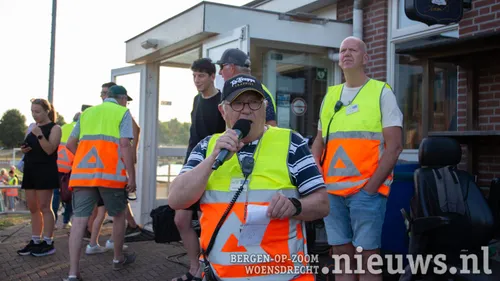 De nummers van de winnende lootjes werden omgeroepen