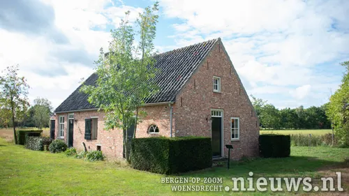 Het nieuw in oorspronkelijke stijl opgebouwde bakhuis, nu als kantoorruimte in gebruik.