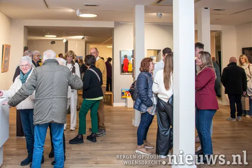 De opening werd druk bezocht