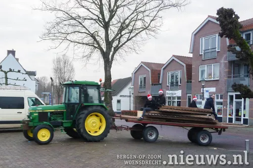 De onderdelen van de kerststal komen er aan