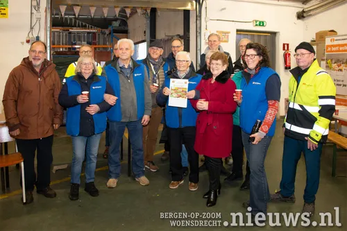 Alle vrijwilligers die afscheid van Ad kwamen nemen