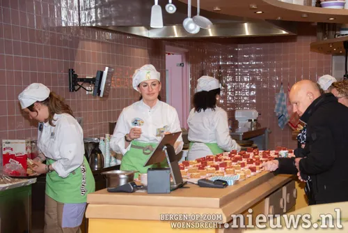 Hard aan het werk voor de gasten