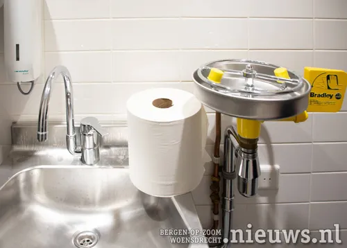 Ogendouche tegen traangas in de ogen