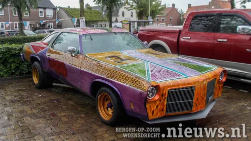 Heel bijzonder spuitwerk . . . . .