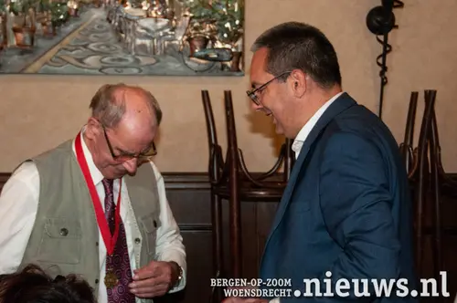 De bronzen medaille van de KNMO