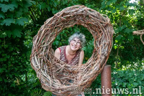 Anja in de ring van schijnaugurk uitlopers