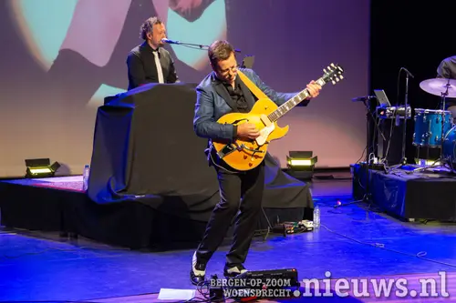 Bart met de 'andere' gitaar