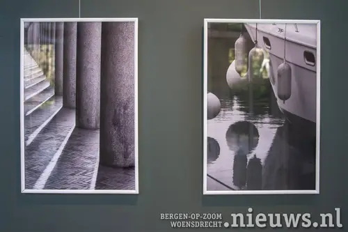 Ook fotografie komt aan bod. Onder andere met deze twee werken van Roy Weijgers, 'Schaduwen'en 'Reflectie'