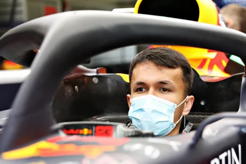 <i>Alexander Albon, hier nog als Red Bull-coureur (Bron:&nbsp;Red Bull Content Pool / Getty Images).</i>