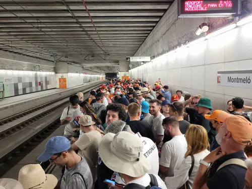 <i>Als sardientjes in een blik, Estación de Montmeló..&nbsp;</i>