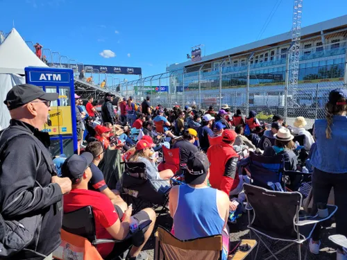 <i>Men moest er vroeg bij zijn, want om half 9 kwamen de eerste opklapstoeltjes al tevoorschijn..</i>