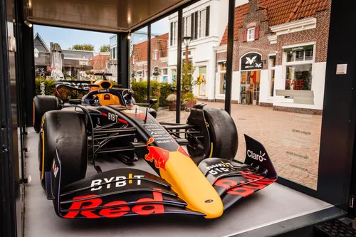 <i>Bolide van Verstappen in Batavia Stad. (Foto:&nbsp;Mariska Honing, Het Fotohuisje)</i>