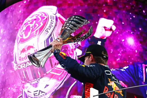 max verstappen podium abudhabi