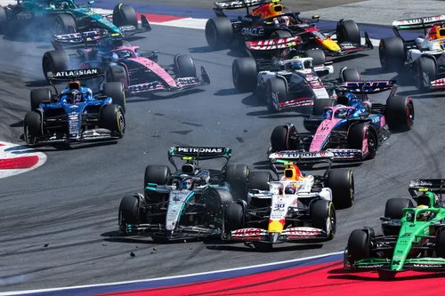 <i>Lawson en Bortoleto ontsnappen bij de start.</i>