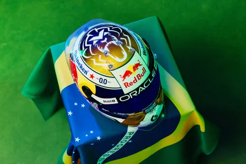 max-verstappen-helm-brazilië-2025-114