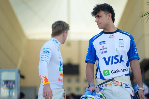 racing-bulls-arvid-lindblad-bahrein-wintertest-1-liam-lawson