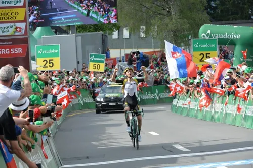 Tolhoek won in 2019 een bergetappe in Zwitserland.