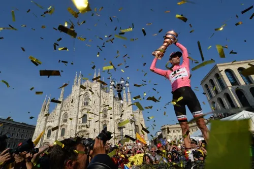 Dumoulin wint in 2017 de Giro d'Italia