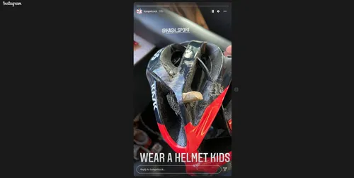 De helm van Tom Pidcock na zijn val in de Algarve