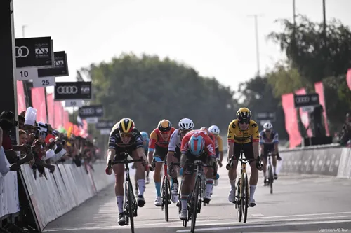 Merlier wins the sprint from Ewan