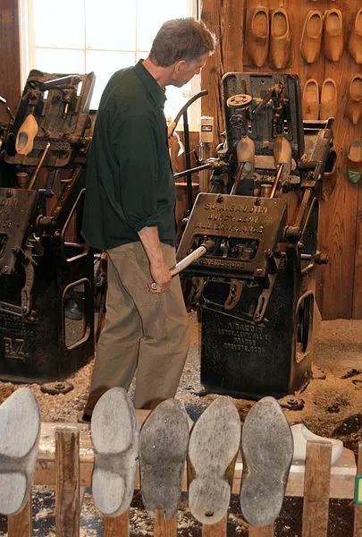 405px klompenfabricage machinaal binnenkant