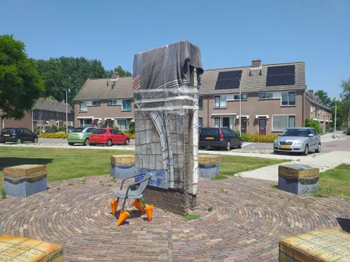 kunstwerk ketelhuisterrein wormer ingepakt