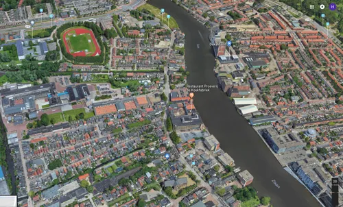 westzijde bochtig en onoverzichtelijk