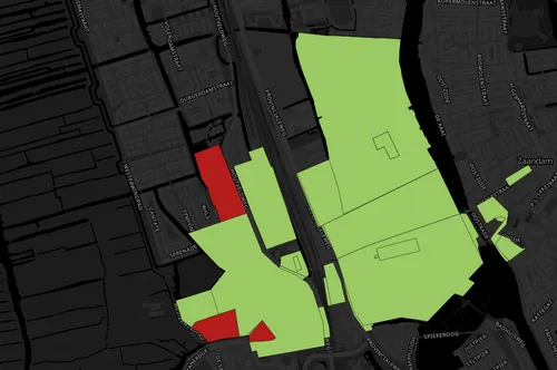 Op verzoek van EenVandaag maakte databedrijf Spotzi een vergelijking tussen de gebieden waar je in 2022 moest betalen om te parkeren&nbsp;(groen)  en de situatie nu (met rood erbij). Spotzi heeft hiervoor data gebruikt van de RDW, de dienst die bijhoudt op welke plekken betaald parkeren geldt.