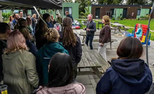 Een beeld van de feestelijke oplevering.