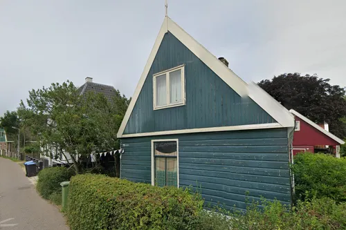 De woning in Krommeniedijk.