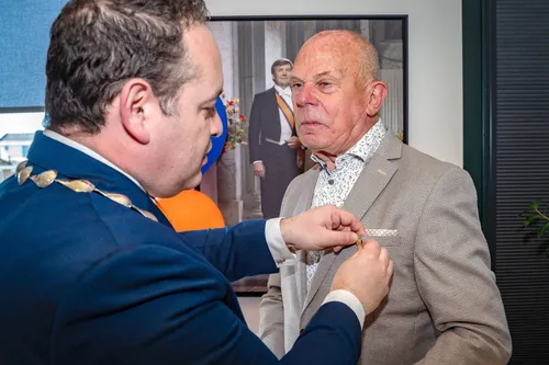 De burgemeester en Pim Beudeker.