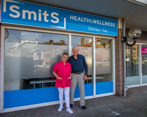 echtpaar smits voor hun wellnesscentrum