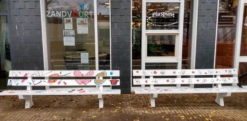 image008 1bankjes 1b