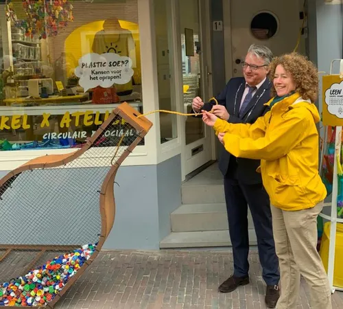 juttersgeluk opent winkel x atelier in kerkstraat zandvoort 1