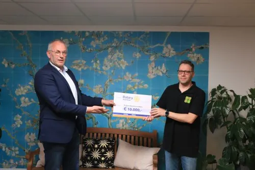 persberichtdef5 uitreiking cheque liever de liemers fietsronde foto 1