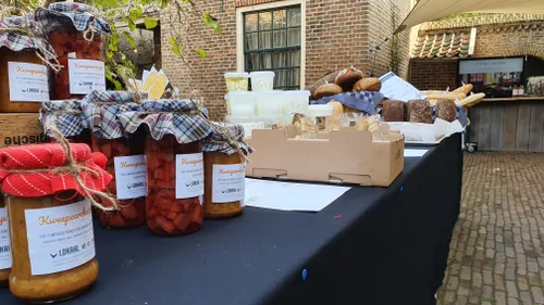 terraskraamdef eet lokaal rijkelijk gevuld met streekproducten en huisgemaakte gerechten
