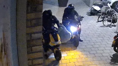 230704 team inbraak cigo scooters samen