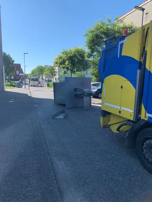 container e1593076745721