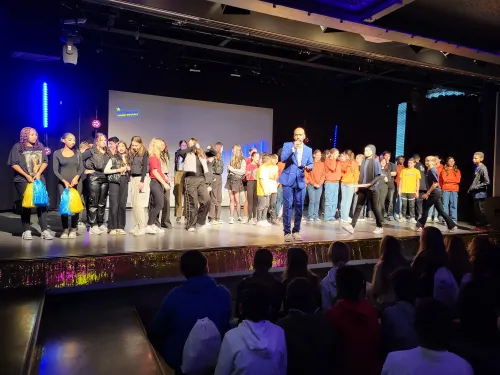 de leerlingen van onc clauslaan die de opening hebben verzorgd