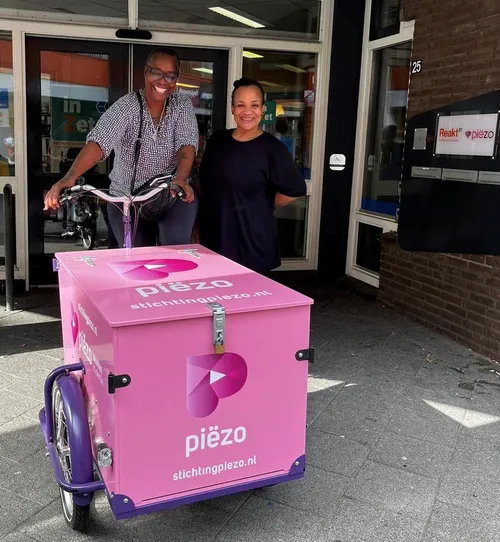 een nieuwe bakfiets voor stichting piezo foto stichting piezo