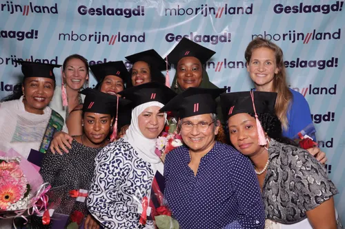 groepsfoto geslaagden thuiszorg leerweg zoetermeer