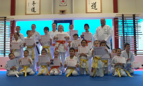 karate wit en geel