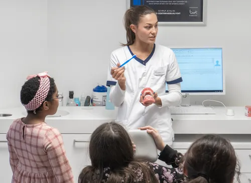 kinderen piezo talentenacademie maken kennis met het beroep van orthodontist 1 fotograaf jeroen stahlecker