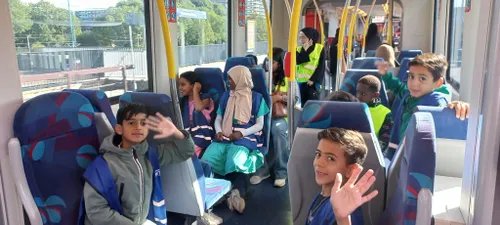 kinderen van de piezo talentenacademie sector orde en veiligheid maakten kennis met werken bij de htm foto stichting piezo