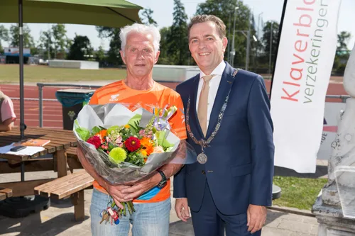 koninklijke onderscheiding de heer franken burgemeester michel bezuijen 1