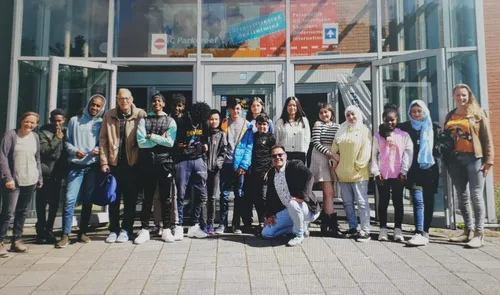 leerlingen van de piezo talentenacademie op het onc parkdreef kregen gastles van een journalist fotograaf stichting piezo