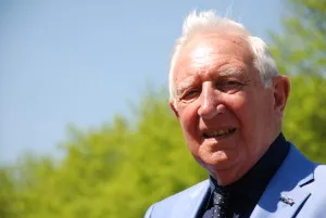 lhn jan lobel 1 300x201